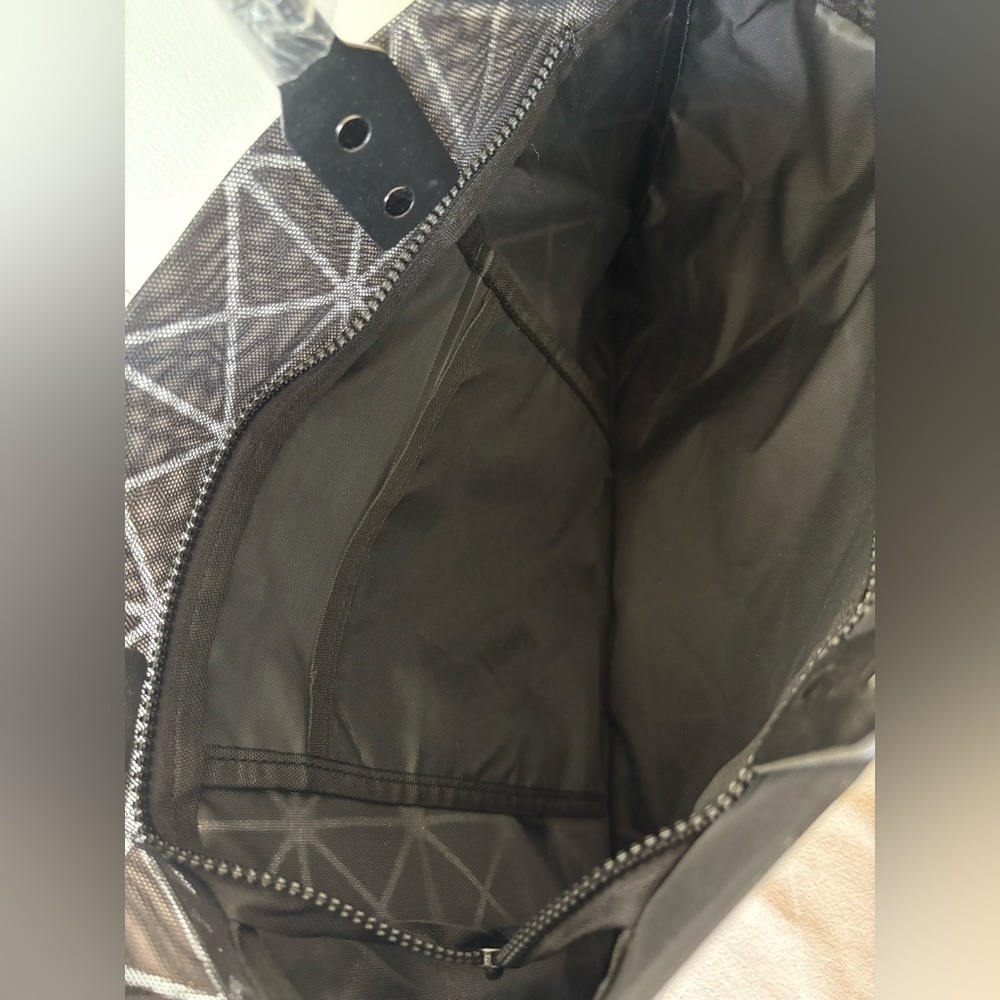 Geometric Silver Tote Bag - Picture 5 of 8